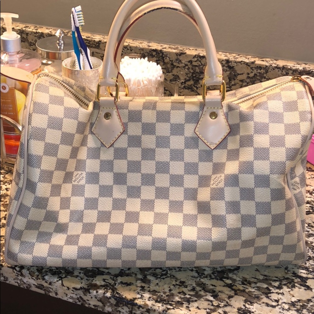 Dupe handbag